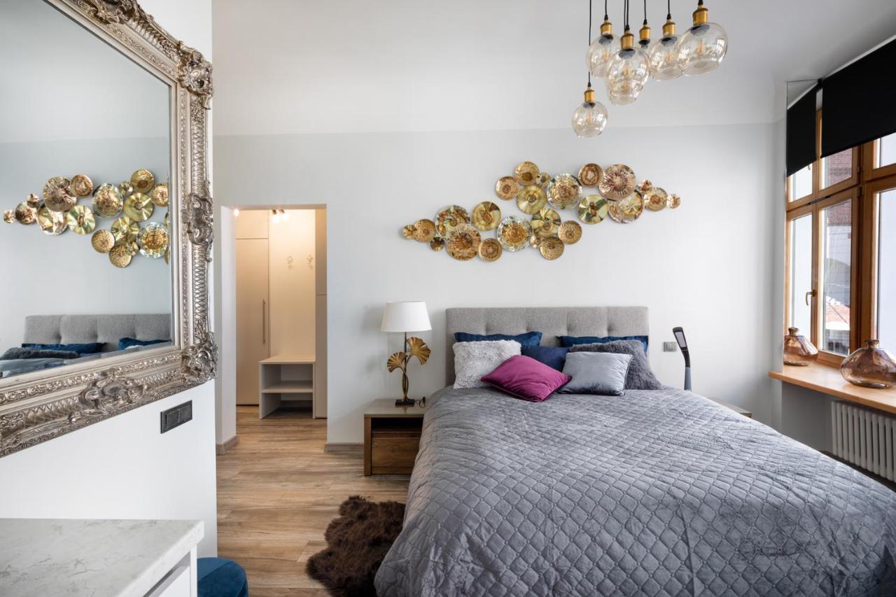 Art Design King Bed Studio Apartment In Old Town Riga Extérieur photo